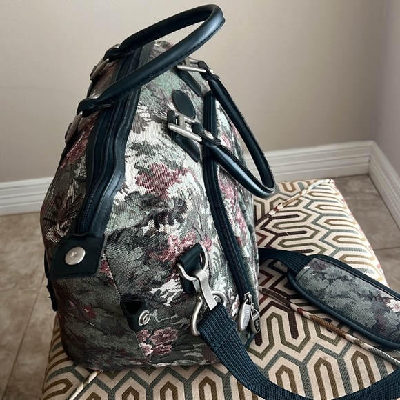 Vintage 80’s Atlantic Tapestry Carry on Shoulder Bag - Picture 5 of 16